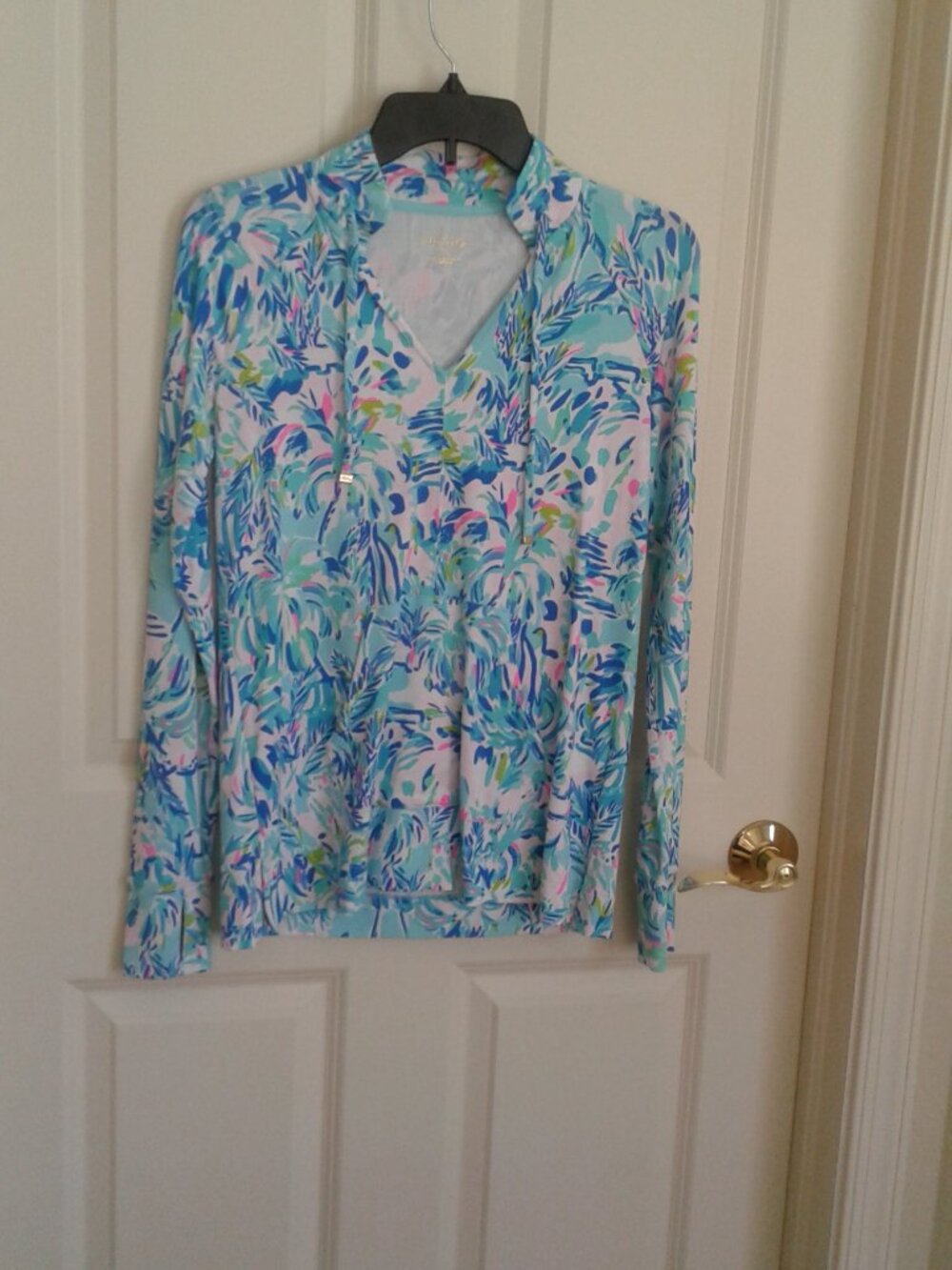Lilly Pulitzer size XS Blue, teal and hot pick shirt or sweatshirt